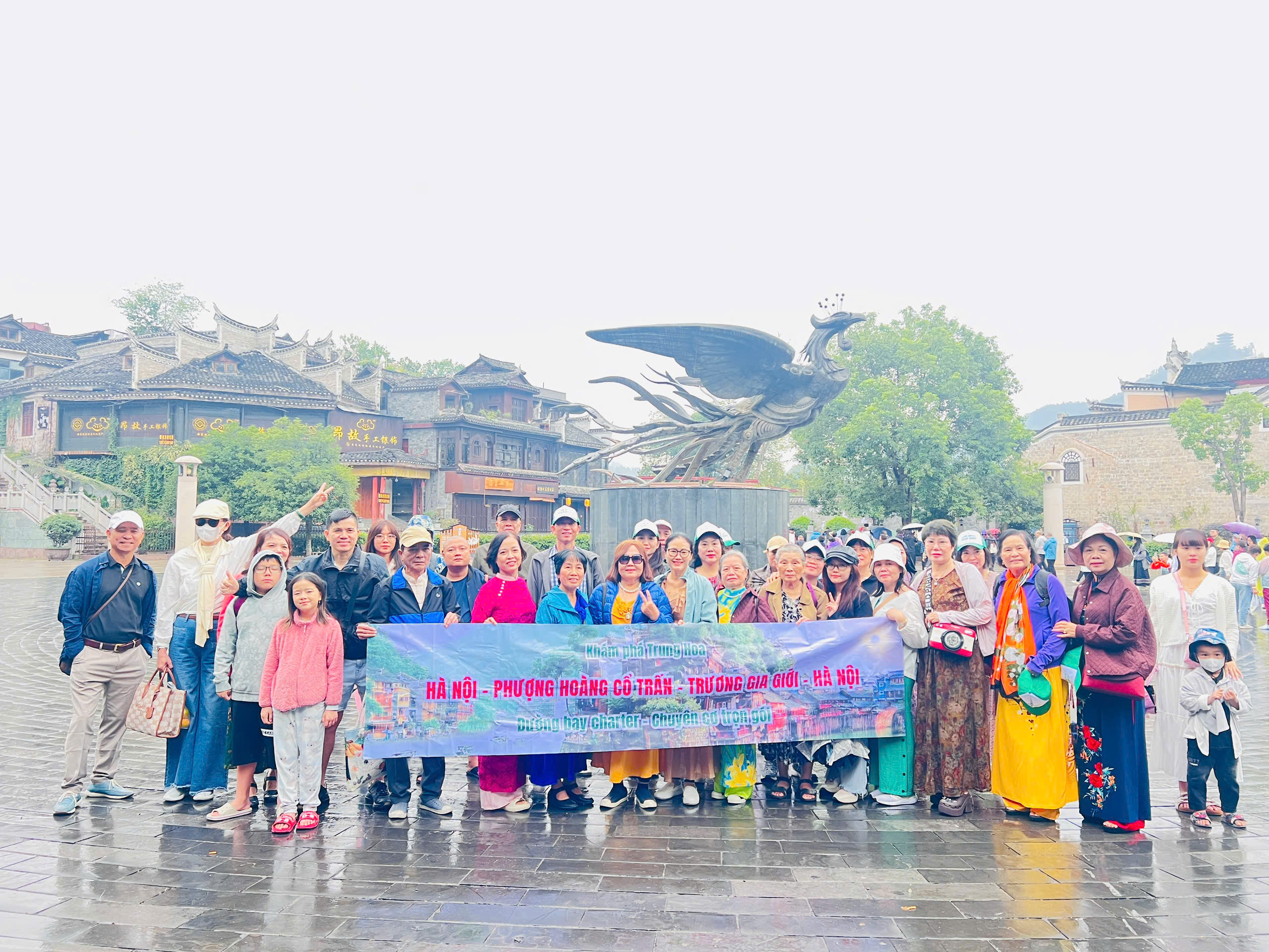 CẬP NHẬT ĐOÀN TOUR GHÉP PHƯỢNG HOÀNG CỔ TRẤN- TRƯƠNG GIA GIỚI 6N5D  25-30/09/2025